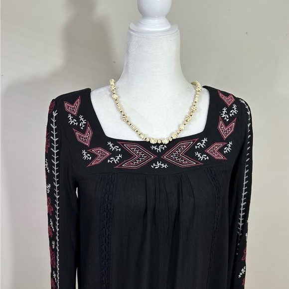 Xhilaration sz XSm dress-tunic boho style in black with a lovely trim sheer - Picture 2 of 13